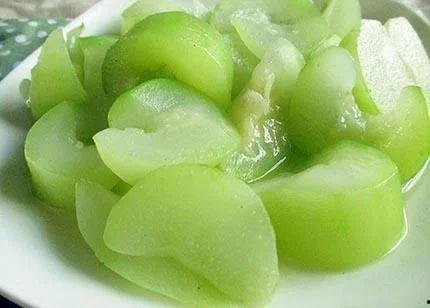 吃蒲瓜没刮皮,不刮皮也能尝鲜